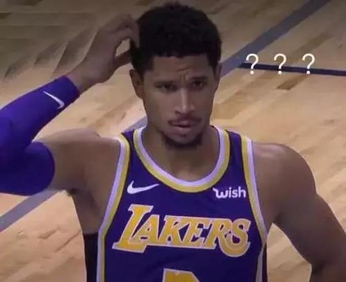 隔着屏幕都能感觉到尴尬，史上最没存在感球员，让人非常的心酸