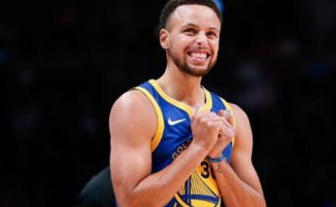 库里是怎么压腕的 库里用中指无名指投篮吗