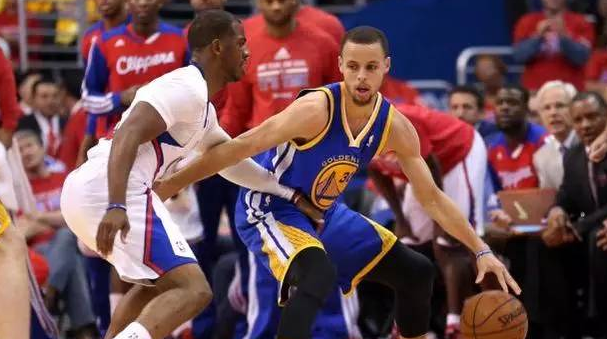 库里被谁晃到过 库里NBA生涯中被谁晃倒过