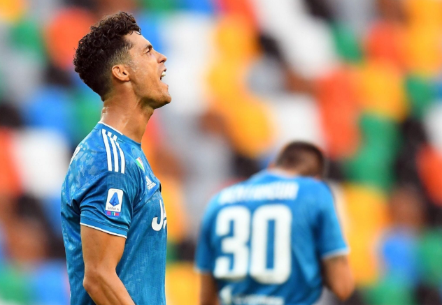 心态真崩了!C罗6次远射全部无果