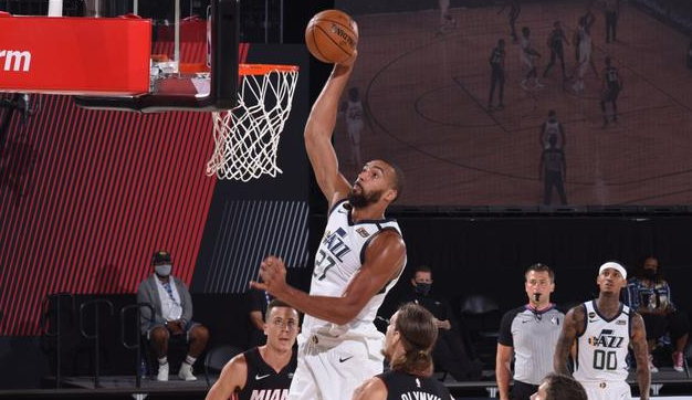 戈贝尔21分8篮板2封盖 希罗20分7篮板4助攻