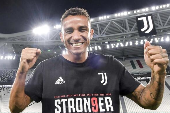 国际足联官方闹出乌龙，C罗队友上来直接打脸