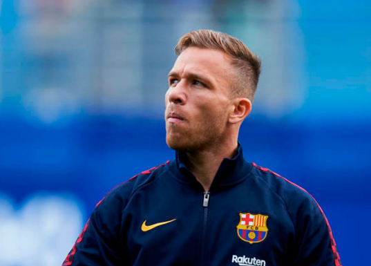 巴萨队内再出矛盾，阿图尔直接拒绝上场，提前解约是唯一办法