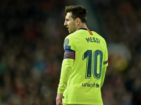 巴萨危机降临，梅西的不满，名宿也不看好，巴萨该如何是好