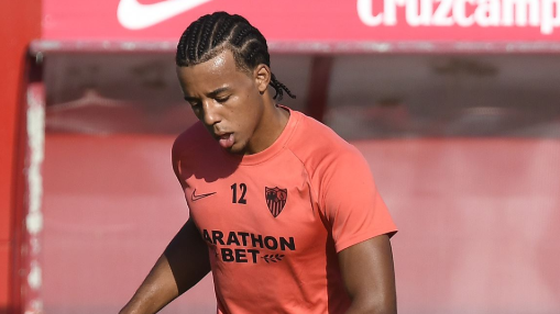 皇马看上了塞维利亚两名中后卫，主要是齐达内很欣赏孔代