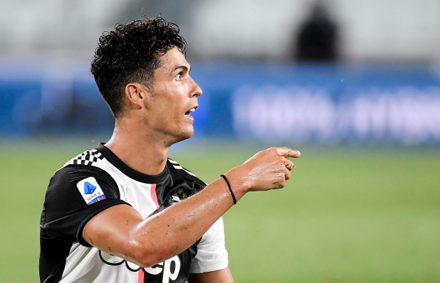 C罗太独?无视伊瓜因抬脚就打门