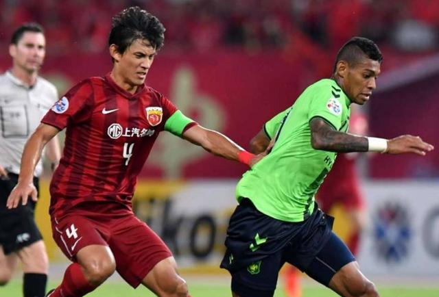 上港新外援物超所值,买外援就应该选择对的,不买贵的