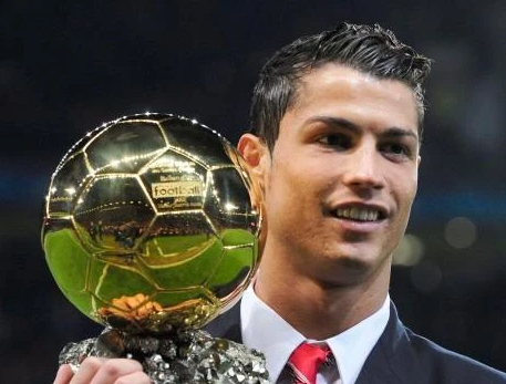 C罗职业收获32冠军却排不上前三,在他前面的果然是...