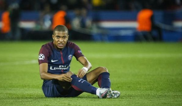 一脚下去两亿欧!姆巴佩惨遭重创之后还会呆在法甲吗?