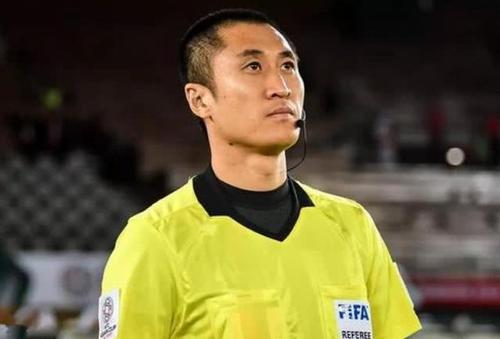 广州德比怎么能够缺少重量级的裁判呢，傅明今晚担任主裁判