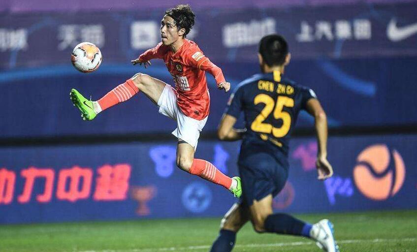 富力多次换帅的劣势终于显示出来了，进攻防御都成了四不像