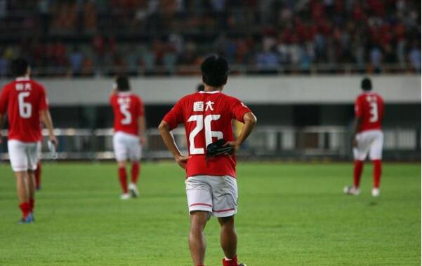 2020年8月4日深圳佳兆业对战广州恒大前瞻 郜林因为回避规定无法出战