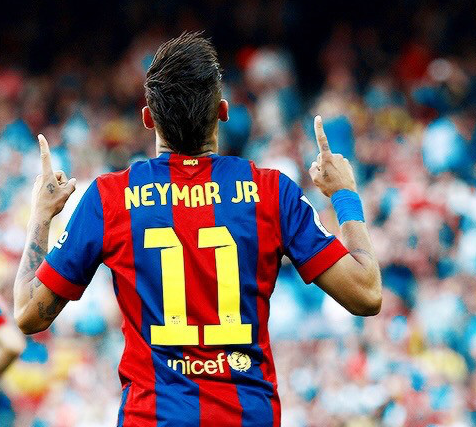 内马尔是黑人还是白人?