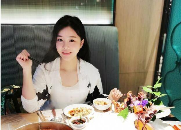 中超太太团再添新人，唐淼与女友低调成婚