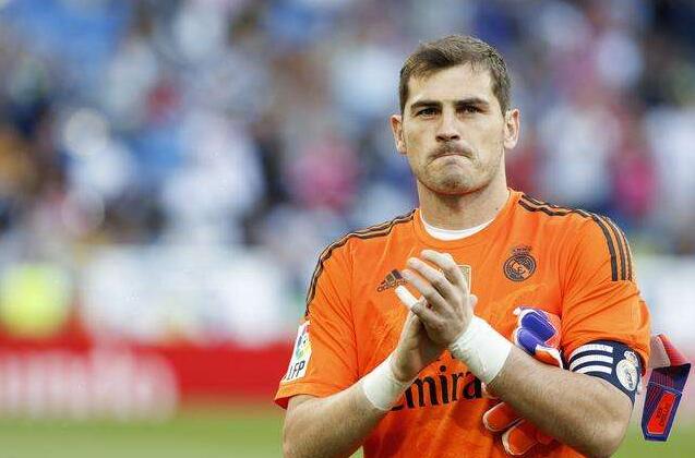 一代门神终将落幕，卡西利亚斯因为心梗遗憾退役