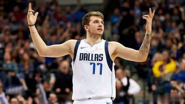 东契奇超越大O 成为最年轻单场30+20+10的球员