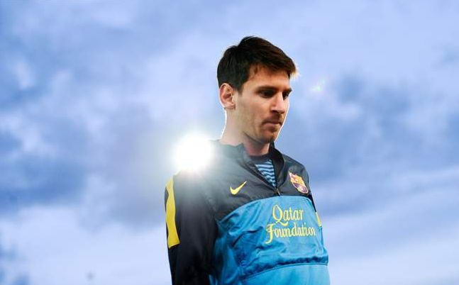 他是联合国的形象大使，一位默默做着慈善的足坛巨星，他的名字叫梅西