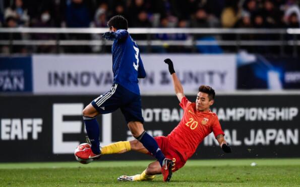 韦世豪为什么被说成球场恶人,究竟发生了什么