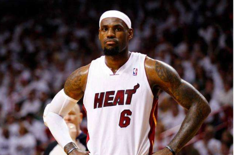 詹姆斯湖人合同到期会退役吗？詹姆斯和湖人的合同是多少？