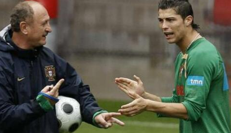 太敬业!父亲去世也坚持踢完比赛