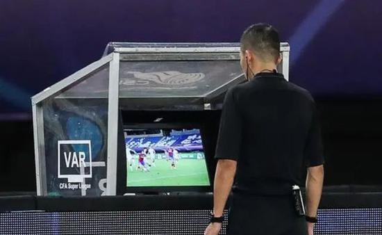 6场比赛全有争议，什么时候才能统一标准化裁判