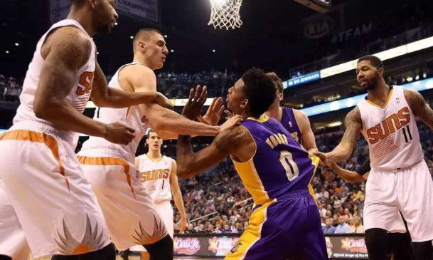 尼克杨一打五高清图片 尼克杨一打五GIF图