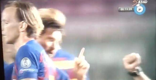 梅西拒绝握手是什么情况 队友表示线看清楚情况