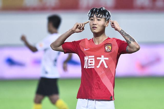 韦世豪发型是怎么回事 韦世豪脏辫是怎么回事