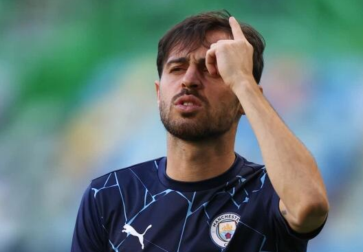 曼城出局遭利物浦球迷嘲讽 B席直接坐不住了