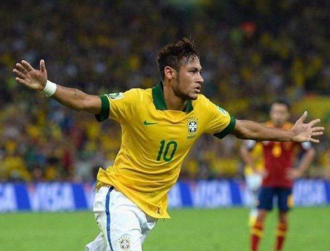 内马尔是左脚还是右脚 内马尔左脚还是右脚