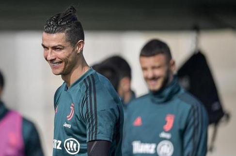 C罗在葡萄牙人心中地位 C罗在葡萄牙的地位