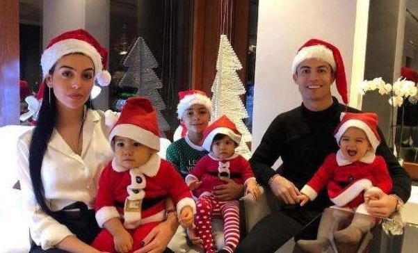 C罗的四个宝宝是谁生的