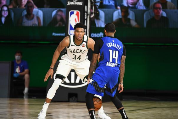 字母哥为什么被驱逐了？字母哥垫脚犯规是真的吗？