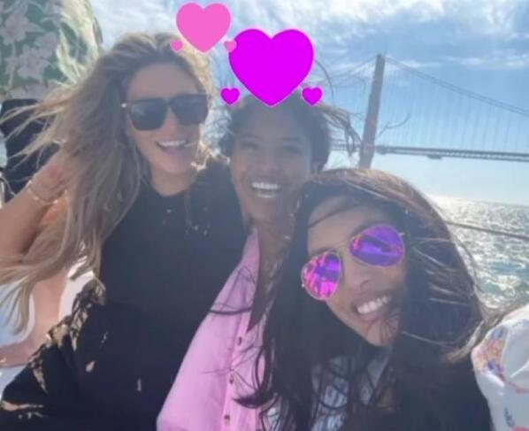 科比妻子瓦妮莎与加索尔夫妇一同游玩 瓦嫂开心大笑心情佳