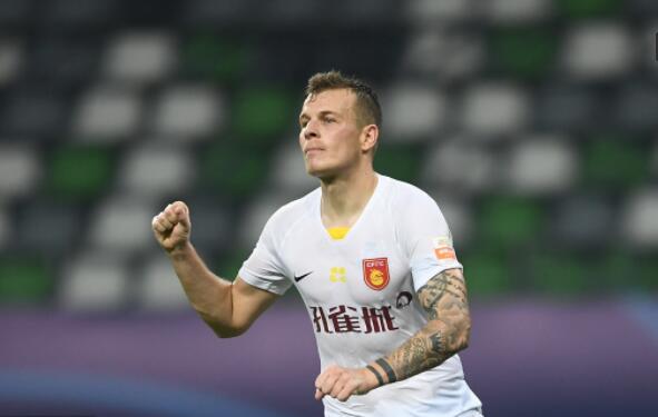 2020赛季中超联赛第7轮青岛黄海对战河北华夏战报 鸭梨暴力犯规青岛黄海轻松获胜