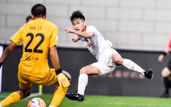 2020中超联赛第8轮广州富力对战深圳佳兆业战报 戴伟浚徐洋各有发挥深圳佳兆业2∶0获胜