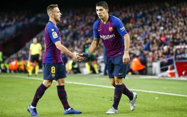 苏亚雷斯为什么叫龅牙苏 苏亚雷斯为什么叫苏牙