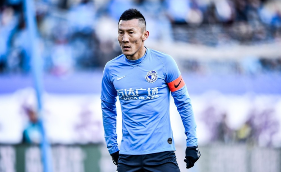 周挺宣布退役 职业生涯24载致敬挺爷