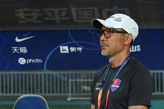 重庆当代2：5不大败北京国安 重庆球迷高喊张外龙下课