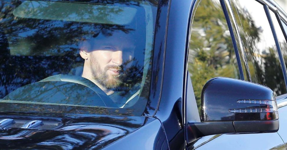 梅西与巴萨谈判 梅西父亲表示考虑留队一年,明年再走