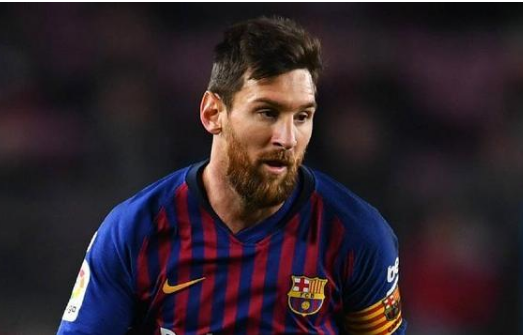 梅西被逼留在巴萨，其父怒喷主席手段卑鄙