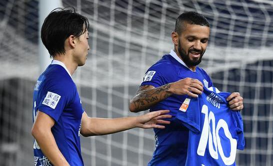 2020赛季中超联赛石家庄永昌对战武汉卓尔 卓尔马修斯点射极进球1-0获得胜利