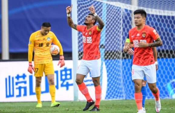中超第12轮广州恒大对战河南建业战报 艾克森保利尼奥各有发挥恒大2-1轻松获胜