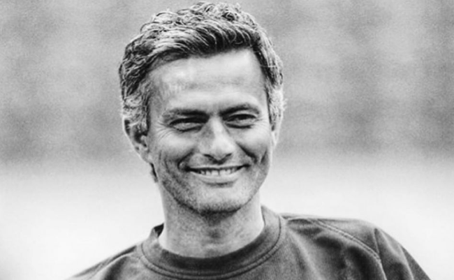 穆里尼奥晒照纪念执教20年