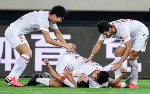 2020赛季中超联赛第13轮大连人对战深圳佳兆业战报 郜林头球锁定胜局3-1战胜大连人