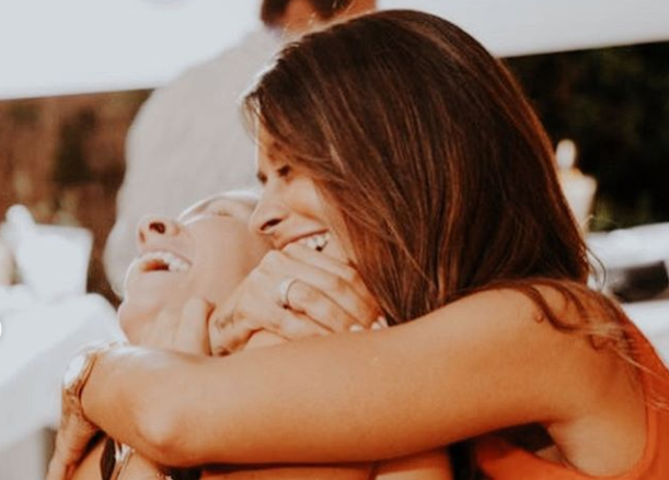 苏亚雷斯加盟马竞 梅西妻子安东内拉告别苏牙妻子