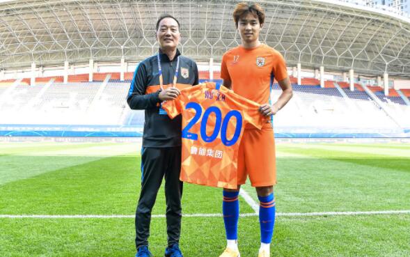 中超联赛第14轮广州富力对战山东鲁能 收官之战0-0双方握手言和