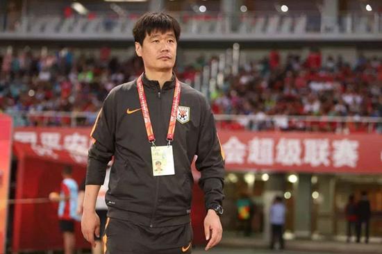 郝伟成功的担任山东鲁能主教练 李霄鹏卸任山东鲁能泰山足球俱乐部主帅