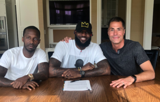 詹姆斯早在2018年就与湖人签订4年1.53亿美元合同 合同还有两年