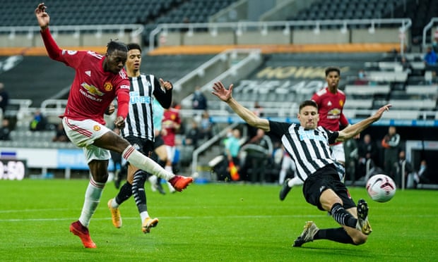 2020/21赛季英超第5轮纽卡斯尔对战曼联 曼联实力碾压4-1获得比赛胜利